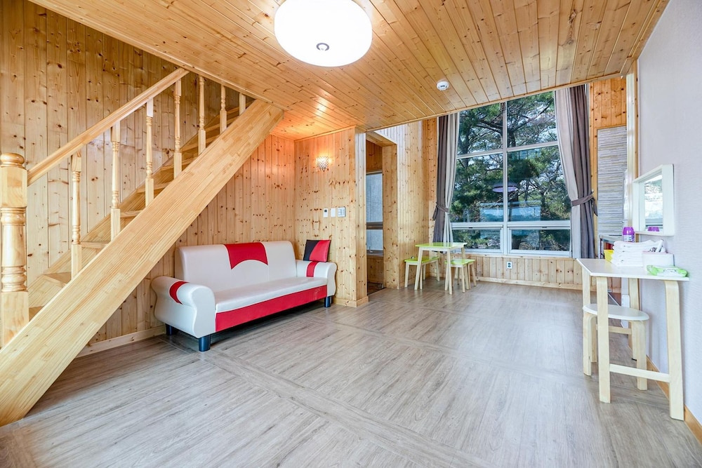 Basic Room, 1 Bedroom (Sun 303 (All-Season BBQ, 2 Beds)) - Photo 6