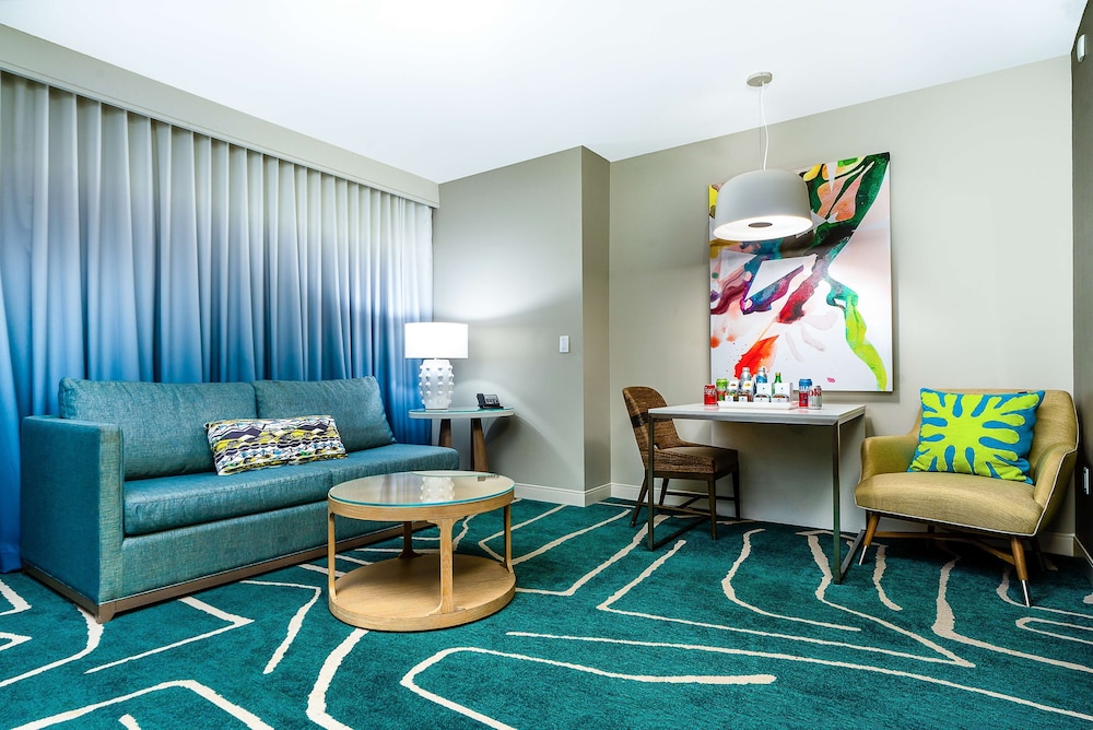 Premium Suite, 1 King Bed, City View (Indulge) - Photo 1