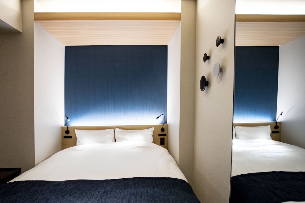 Queen Bed Room - Photo 2
