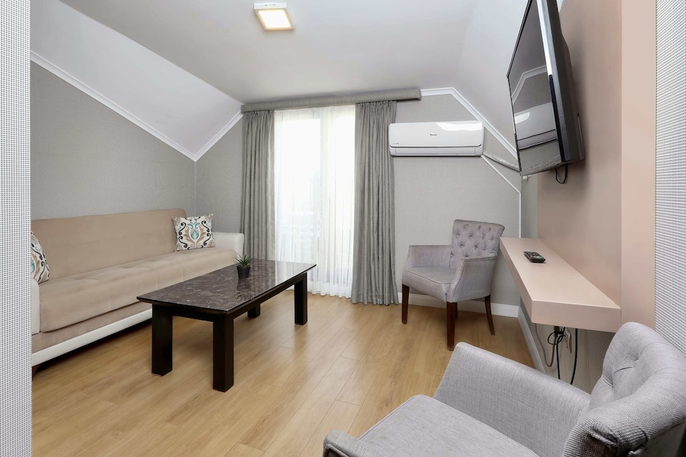 Family Suite, Jetted Tub