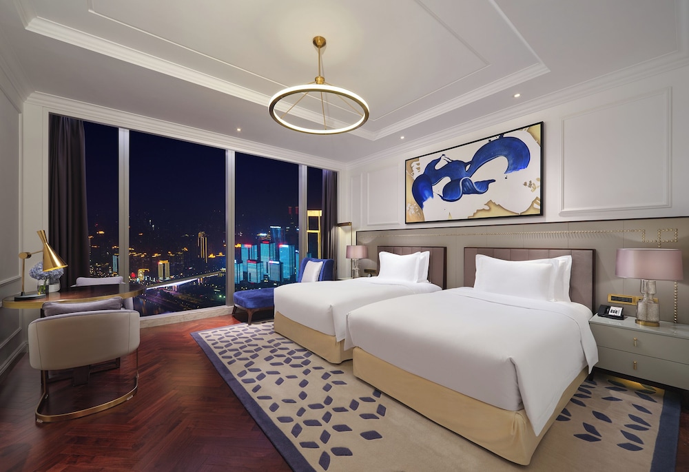 Deluxe Room, 2 Twin Beds, River View