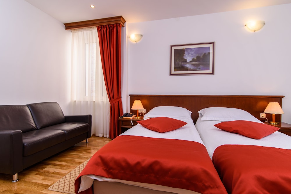 Superior Double Room, City View