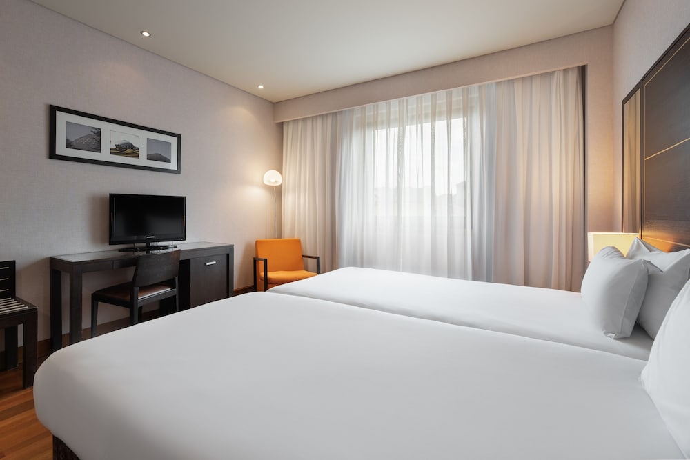 Standard Double or Twin Room - Photo 7
