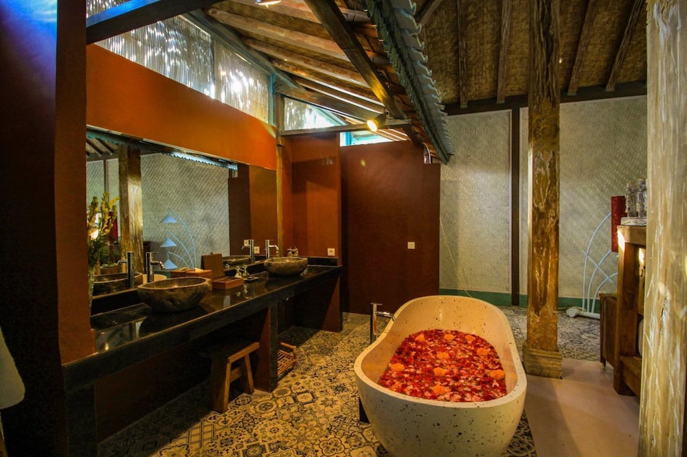 Royal Villa - Photo 7
