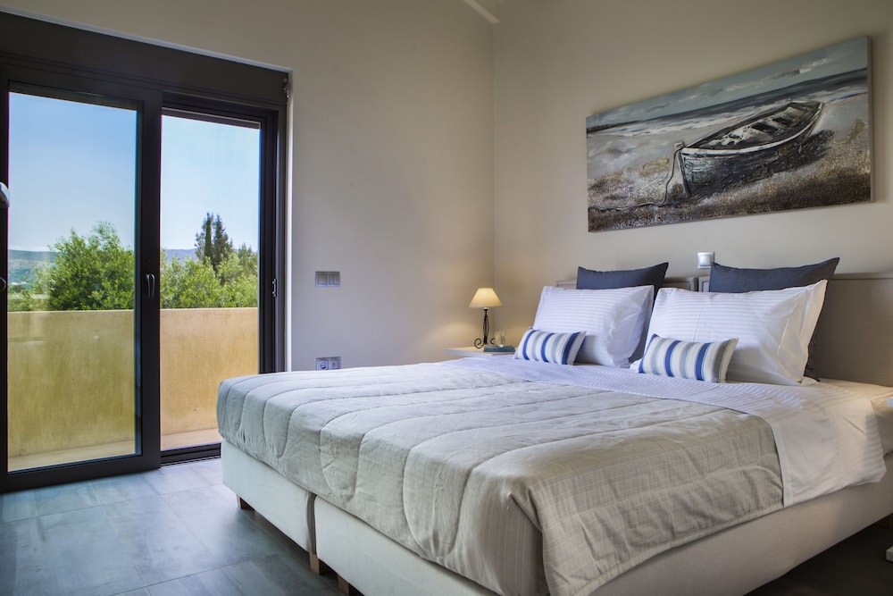 Villa (Pool View/ Sea View)