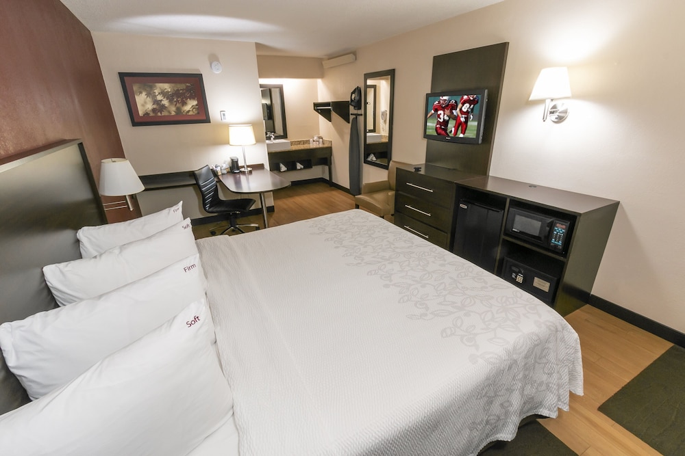 Superior Room, 1 King Bed (Smoke Free) - Photo 2