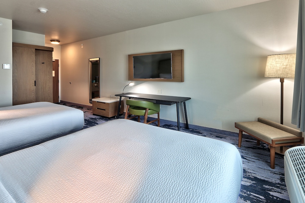 Room, 2 Queen Beds photo 2