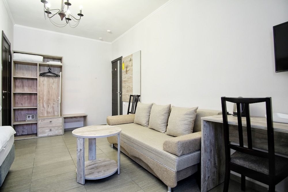 Family Room photo 3
