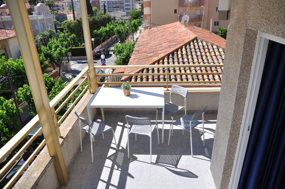 Family Room, Multiple Beds, Terrace photo 2