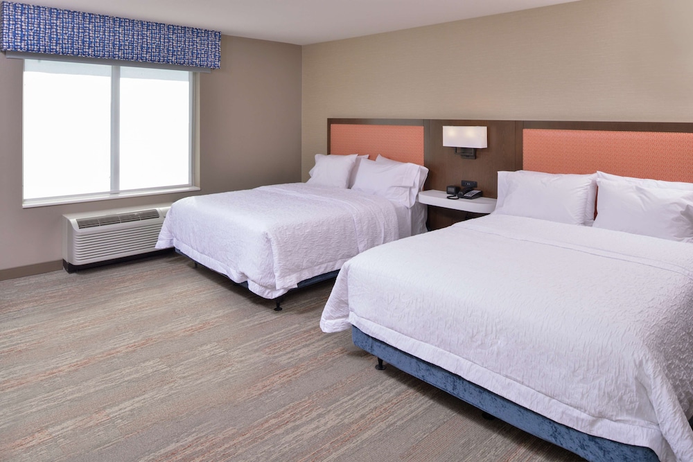 Room, 2 Queen Beds, Accessible, Bathtub - Photo 3