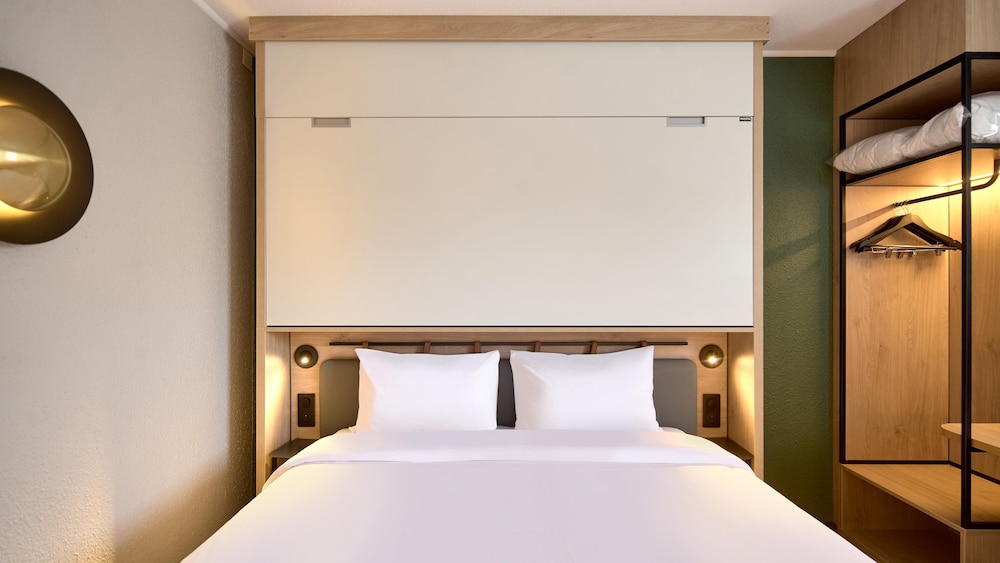 Standard Room, Multiple Beds - Photo 2