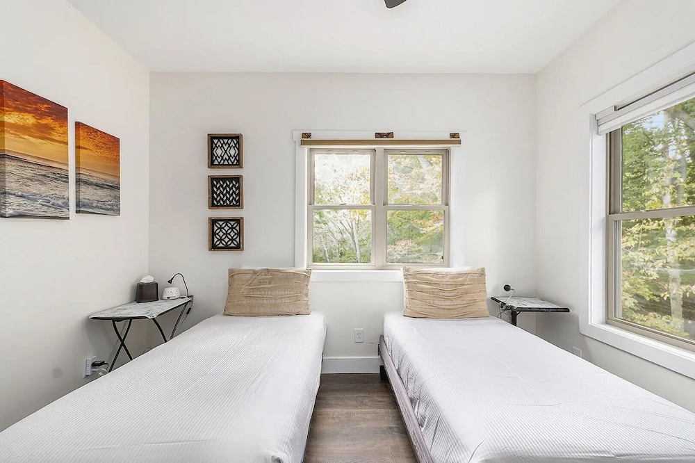 Room, Balcony photo 2
