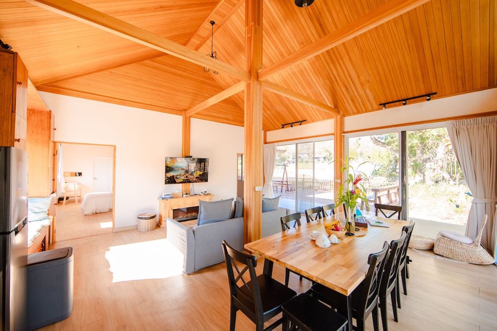 Two Bedroom Suite with Kitchen (Breakfast Included, Dinner Not Included) - Photo 9