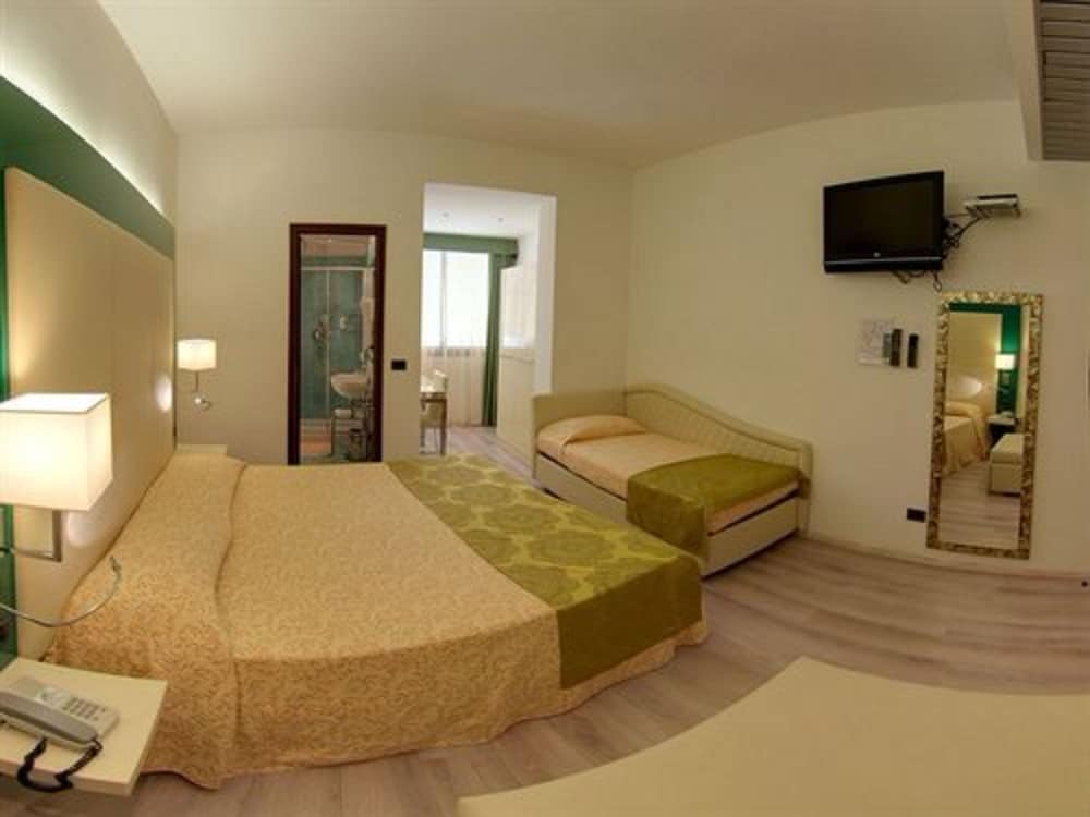 Standard Triple Room - Photo 5