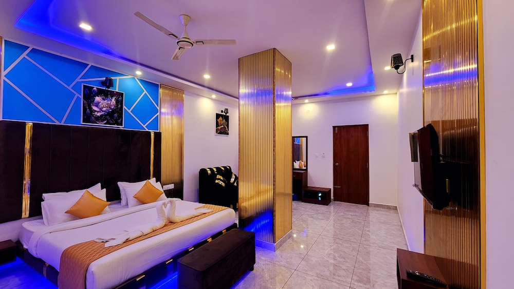 Deluxe Double Room, Balcony, City View