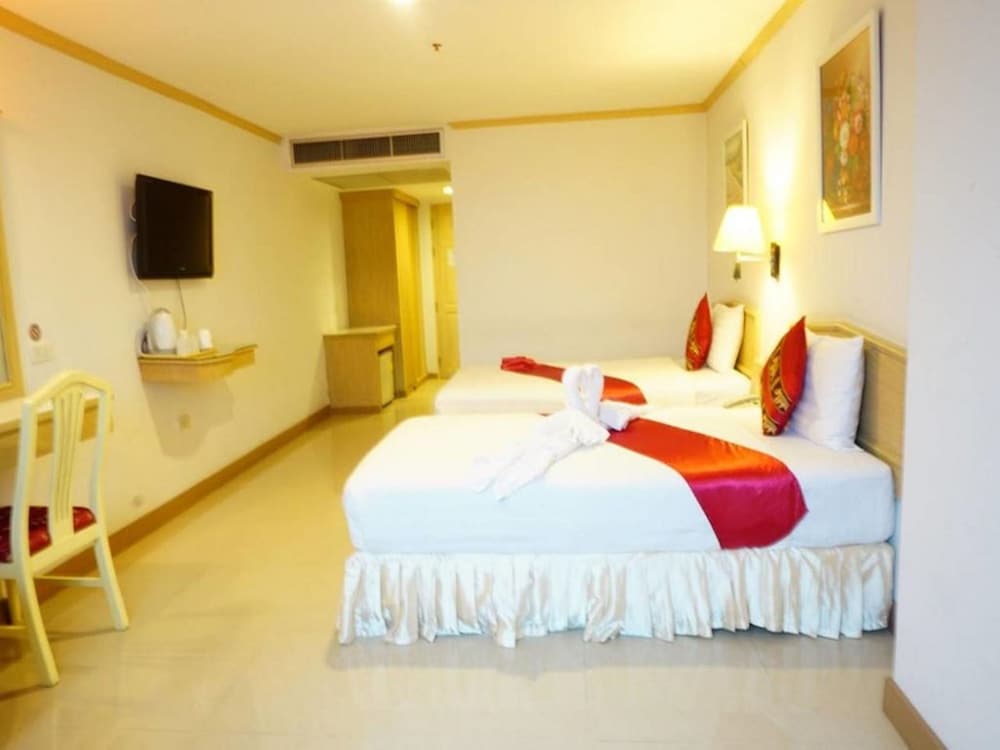 Deluxe Room - Photo 7