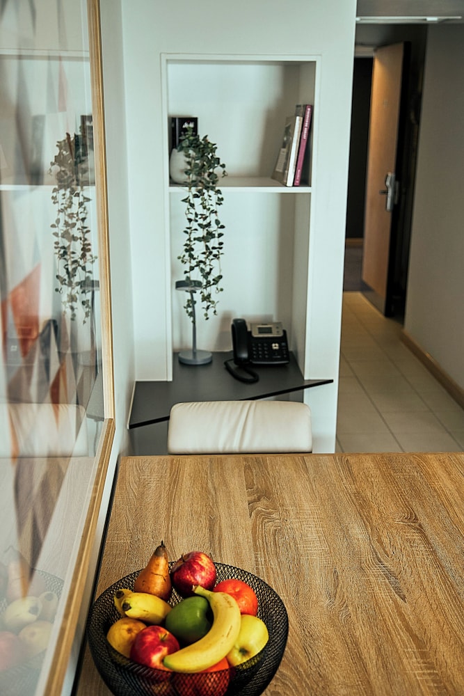 Suite - Photo 2