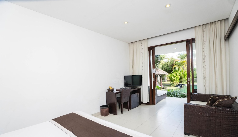 Deluxe Villa, Multiple Bedrooms, Pool View, Garden Area photo 3