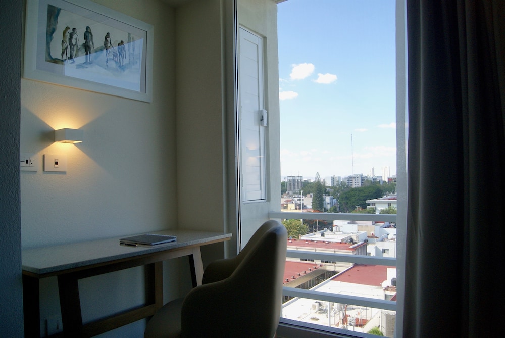 Standard Double Room, 1 King Bed photo 3