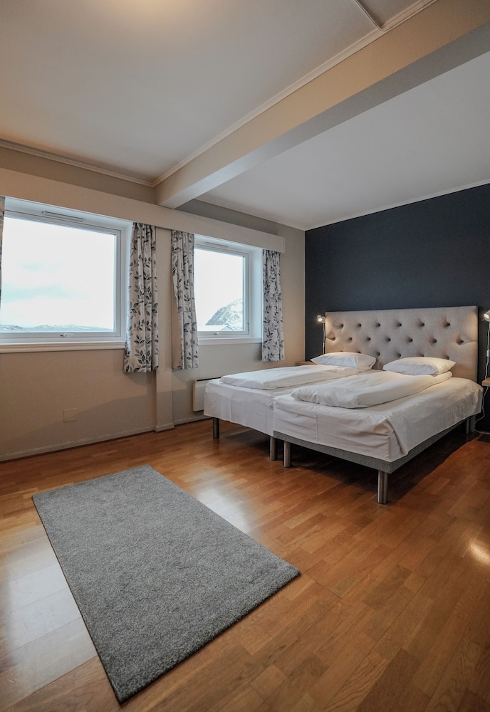 Panoramic Room