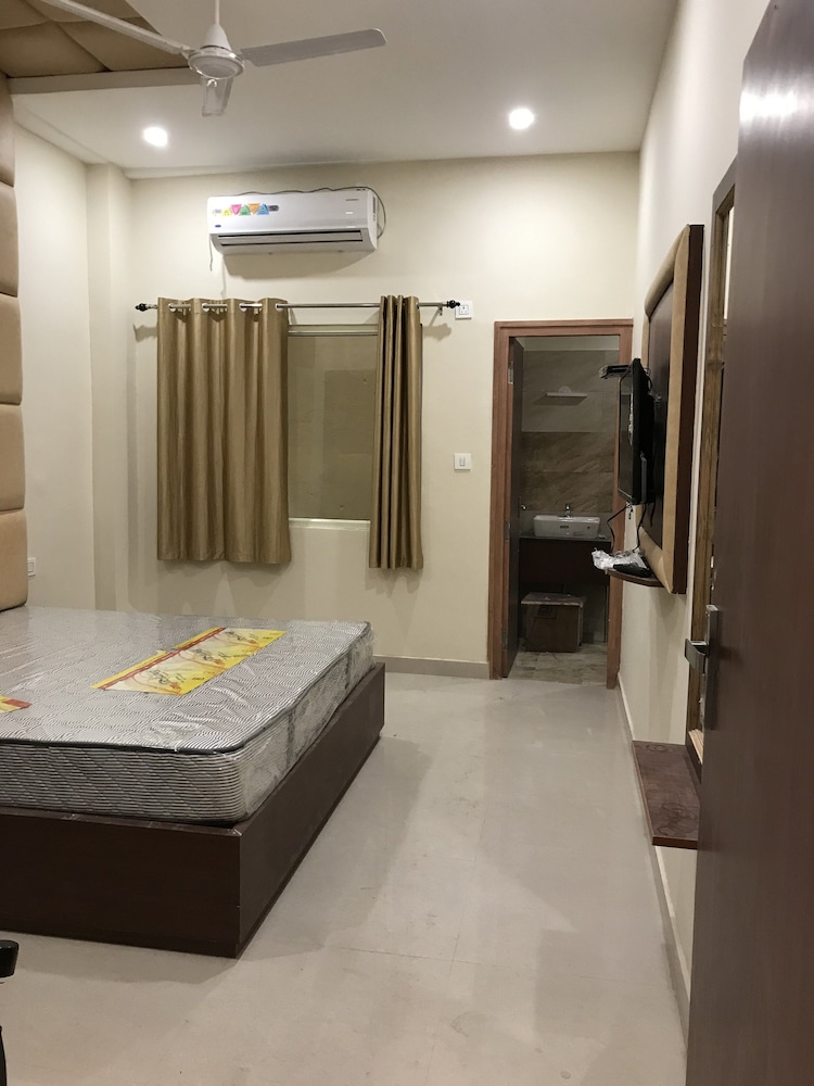 Deluxe Room - Photo 1