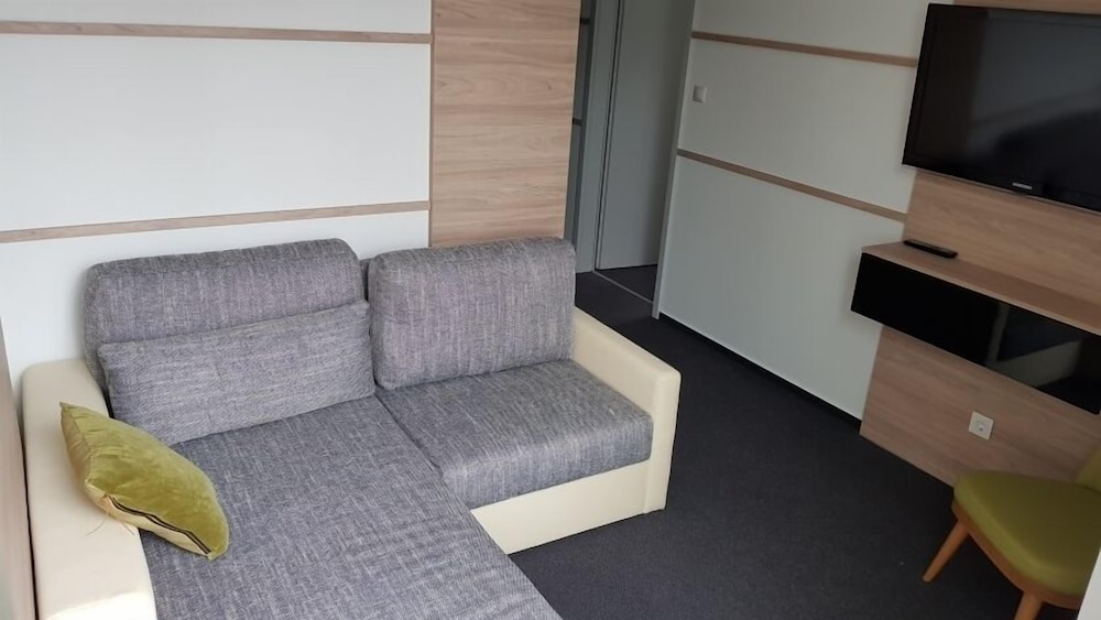 Family Room photo 3