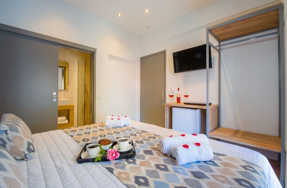 Economy Double Room photo 2