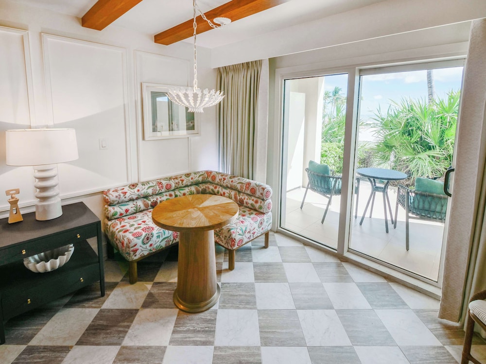 Suite, 1 King Bed, Partial Ocean View - Photo 4