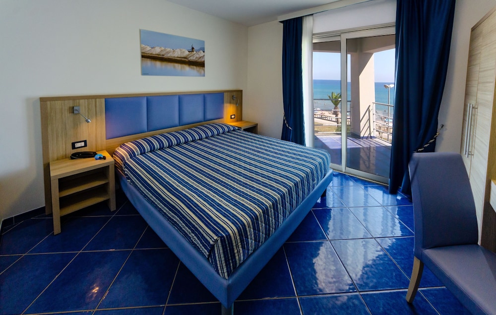 Suite, Sea View (2 Adults) - Photo 1