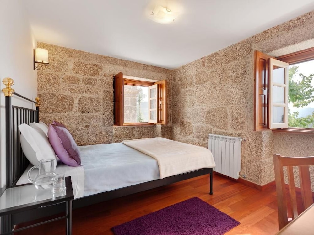 Basic Quadruple Room photo 3
