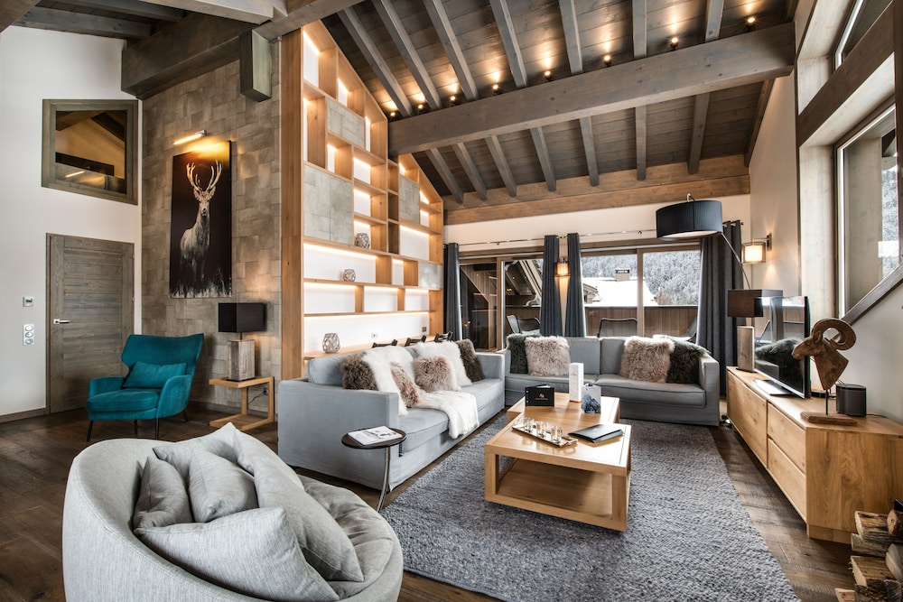 Penthouse Apartment C18
