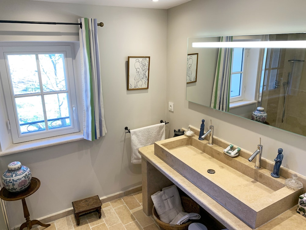 Deluxe Double or Twin Room, Private Bathroom, Park View photo 3