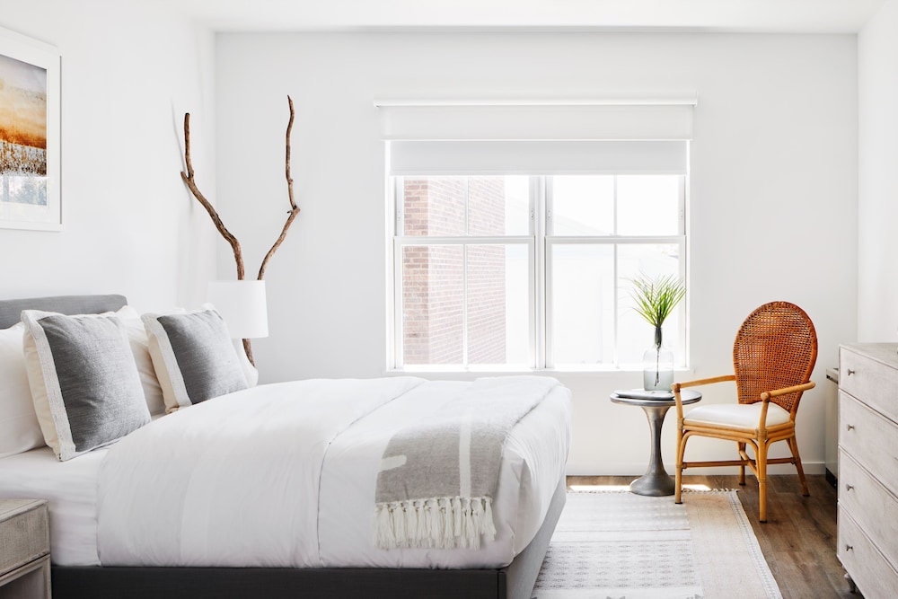 Premium Room, 1 Queen Bed photo 2
