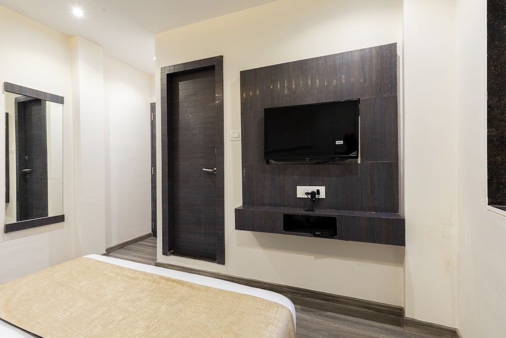 Deluxe Room - Photo 10