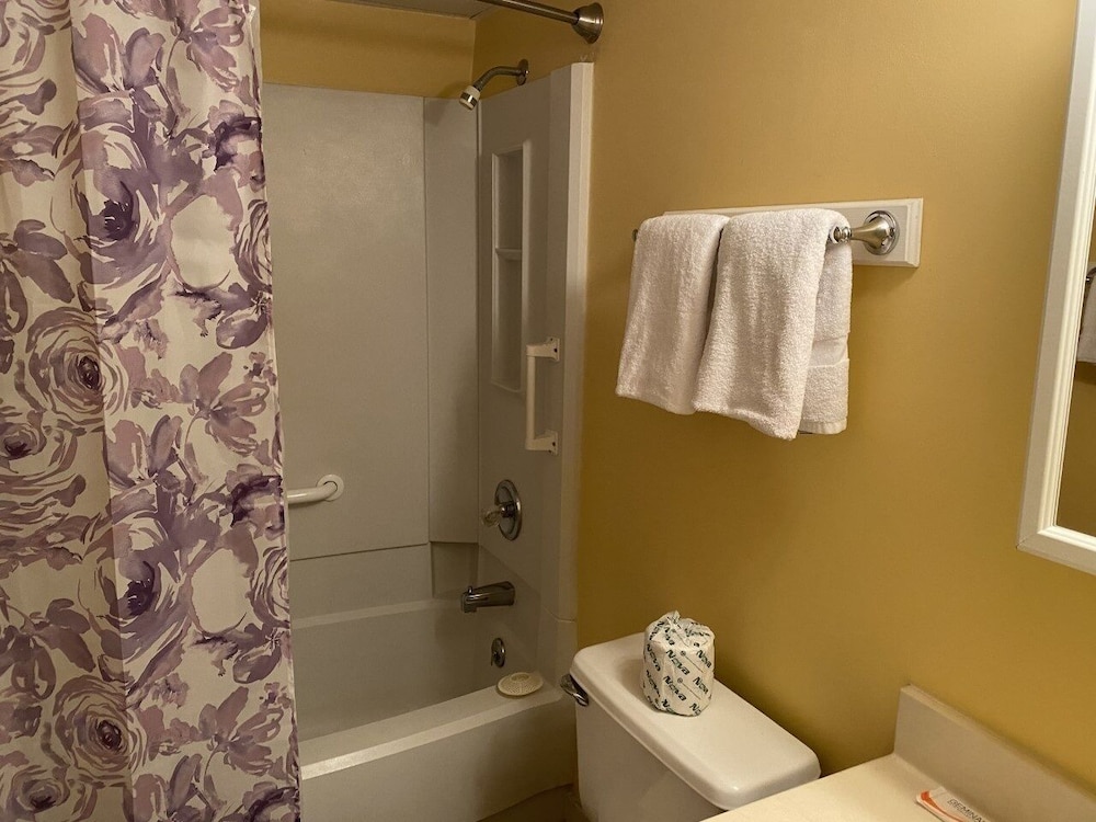 Condo, 2 Bedrooms photo 2