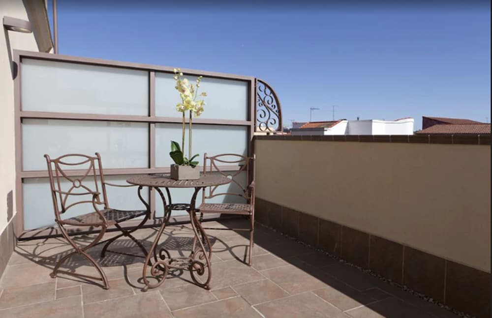 Quadruple Room, City View - Photo 5