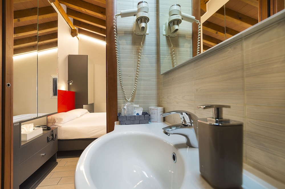 Double Room, 1 Double Bed, Annex Building photo 2