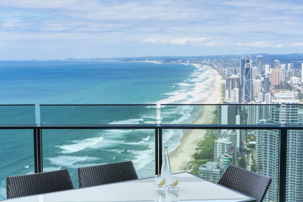 3 Bedroom Sky View Apartment - Photo 3