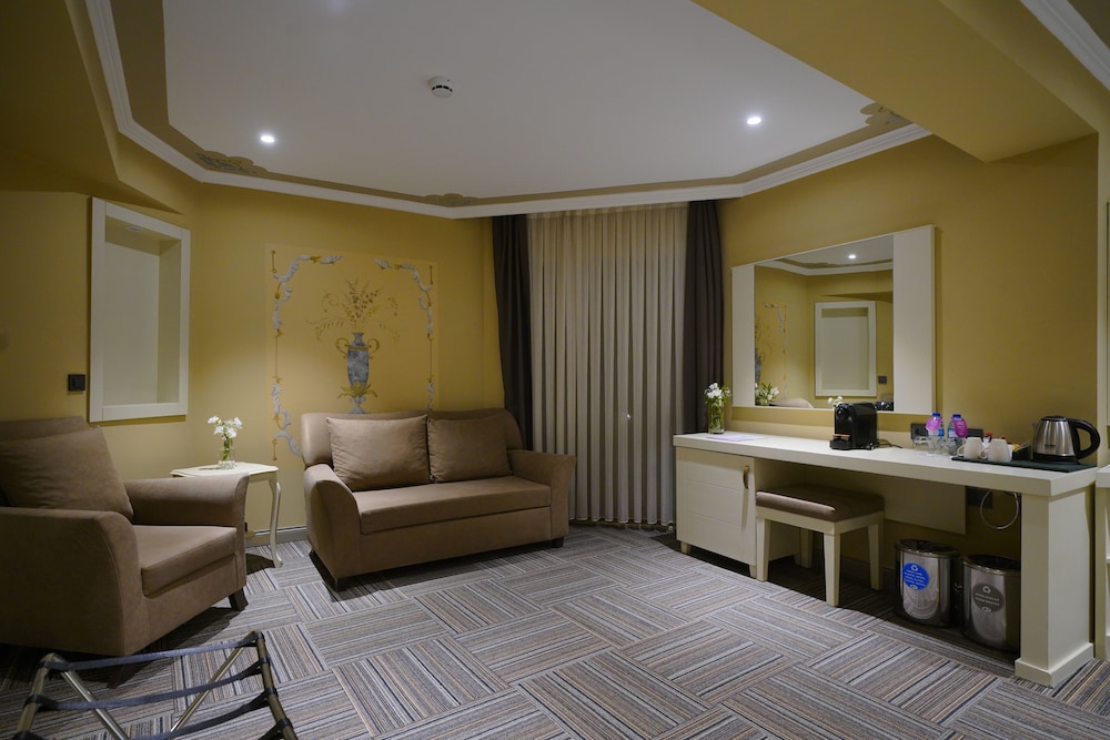 SUPERIOR ROOM, GARDEN VIEW - Photo 6