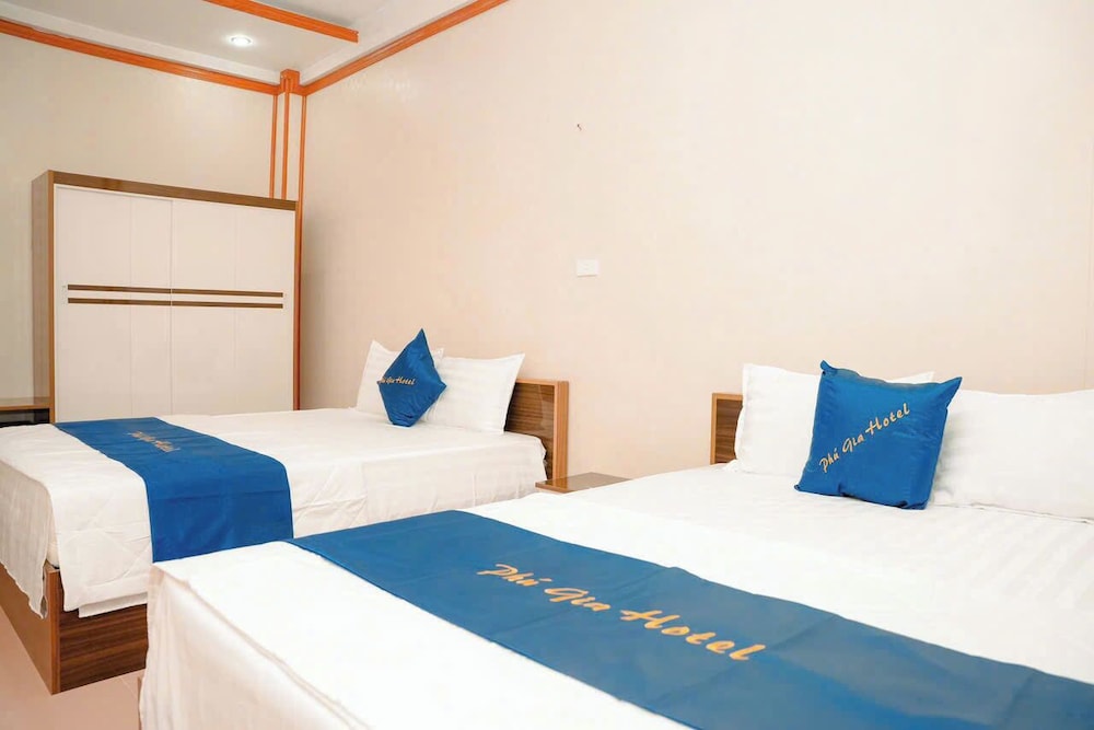 Basic Triple Room, Balcony, City View photo 2
