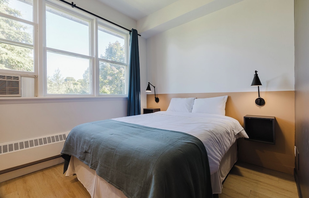 Family Room, Multiple Beds (#23)