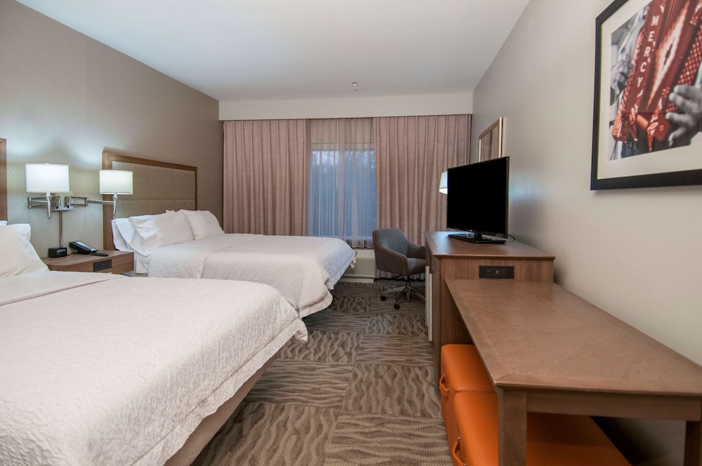 Room, 2 Queen Beds, Accessible (Hearing) photo 2