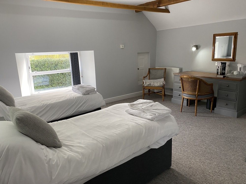 Luxury Twin Room, Ensuite - Photo 25