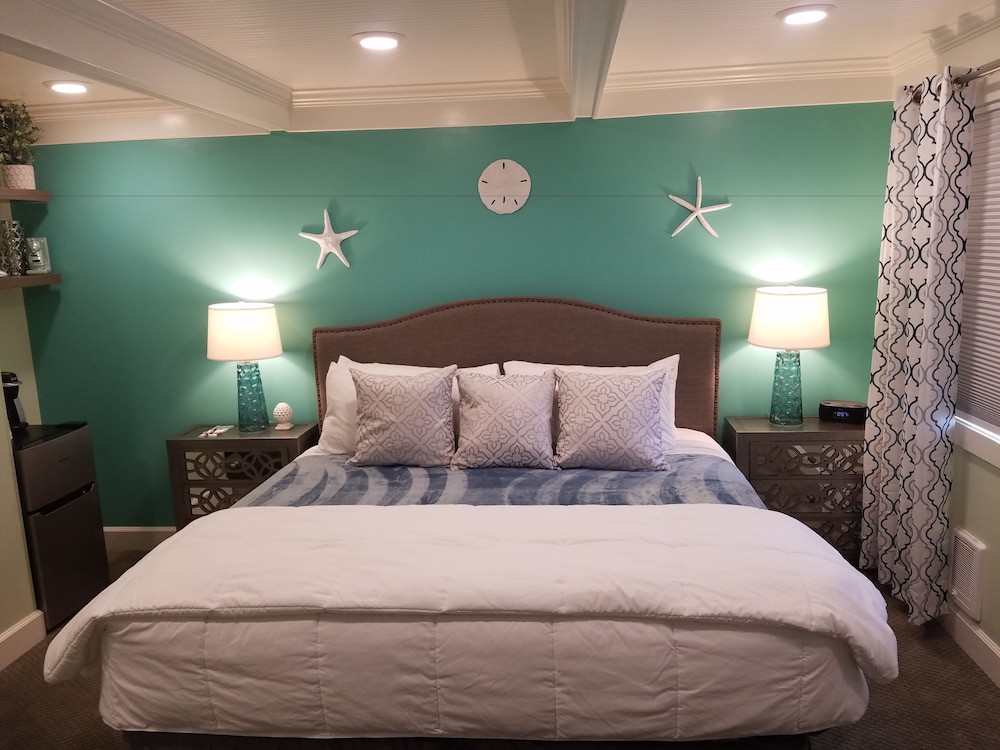 Deluxe Family Suite, 2 Bedroom, Annex Building- Not Pet Friendly