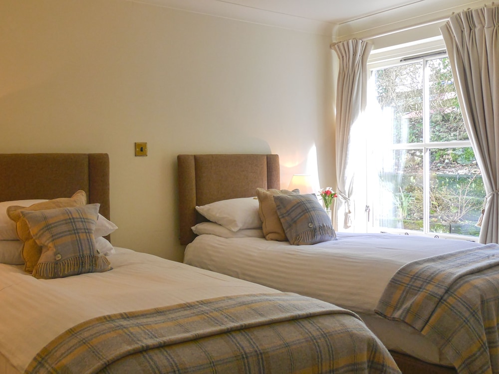 Twin Room, 2 Twin Beds, Ensuite photo 1