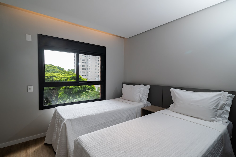 Superior Studio, 1 Queen Bed