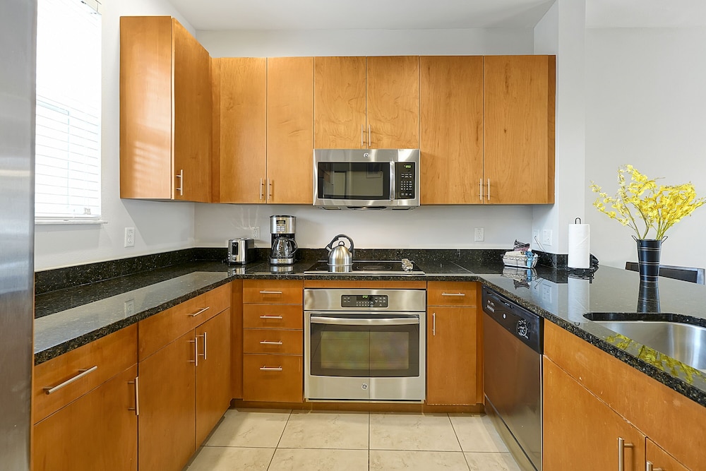 Standard Townhome, 2 Bedrooms, Hot Tub - Photo 13