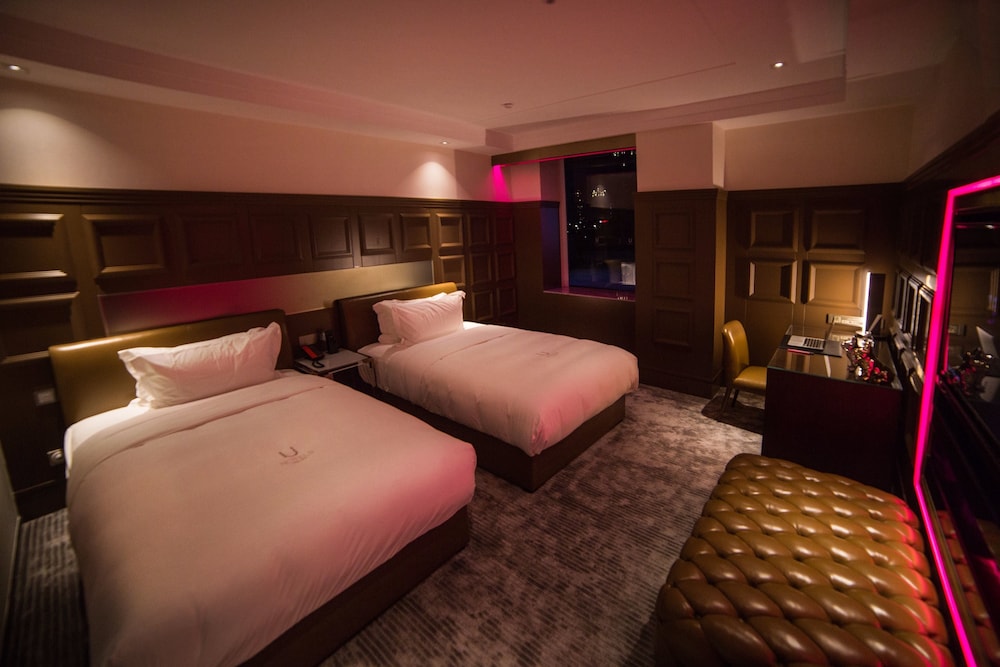 Superior Twin Room with Mountain View photo 1