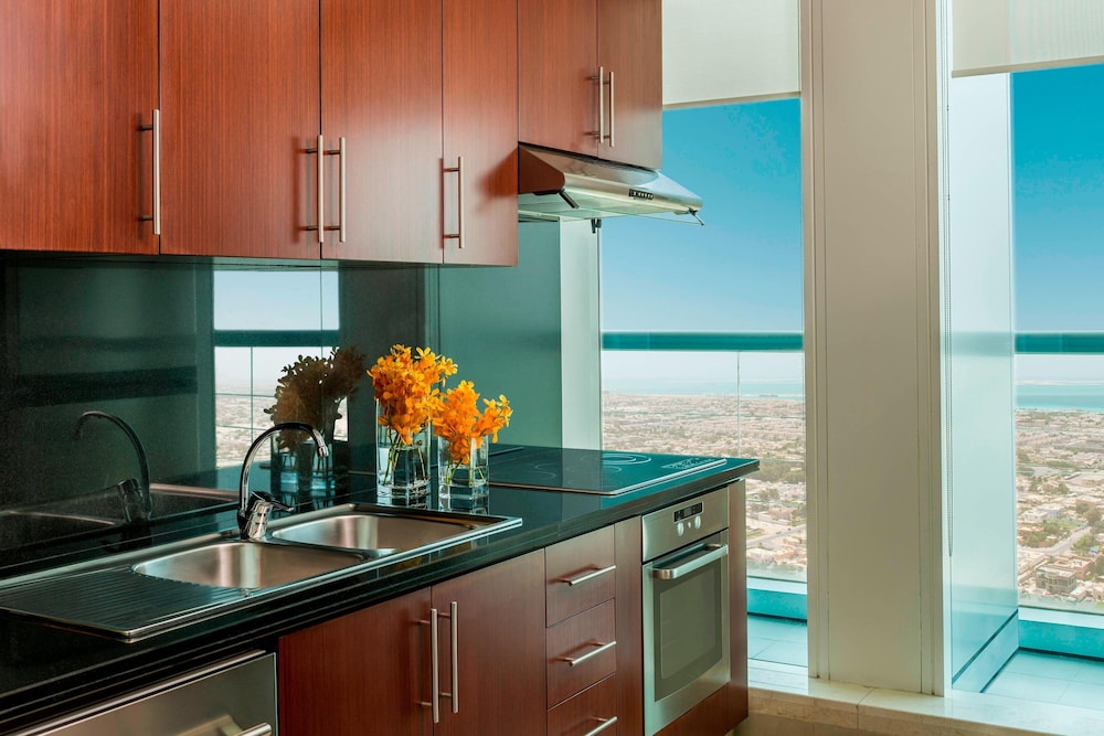 Suite, 2 Bedrooms, Non Smoking with Complimentary Shuttle Service to Dubai Mall and Kite Beach photo 3
