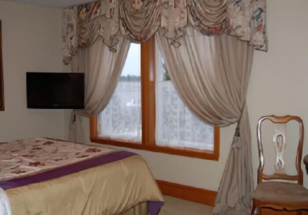 Deluxe Double Room, 1 Queen Bed, Lake View